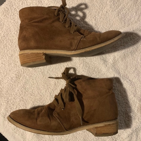 BDG Desert Suade Booties - Picture 2 of 5